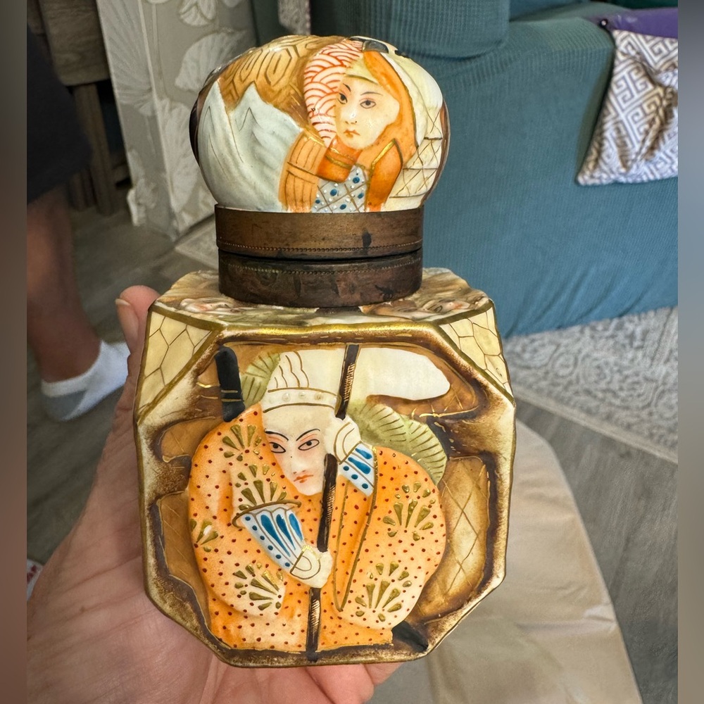 Japanese Satsuma ink well